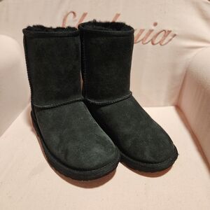 BIG GIRLS SIZE 4 BLACK UGG BOOTS LIKE NEW!